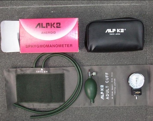 Máy đo huyết áp cơ ALPK2 500V FT 801