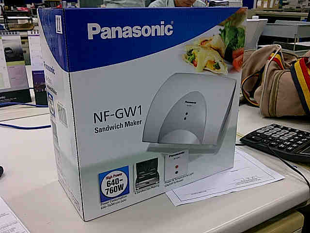 Máy làm bánh Hotdog Panasonic NF-GW1